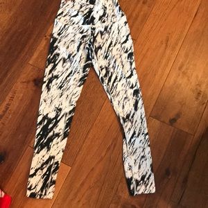 DYI Black & White Marble Legging
